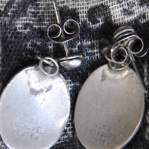 Nobska Craftsman Vintage Engraved Pewter Chrysanthemum Flower Earrings - Picture 9 of 9